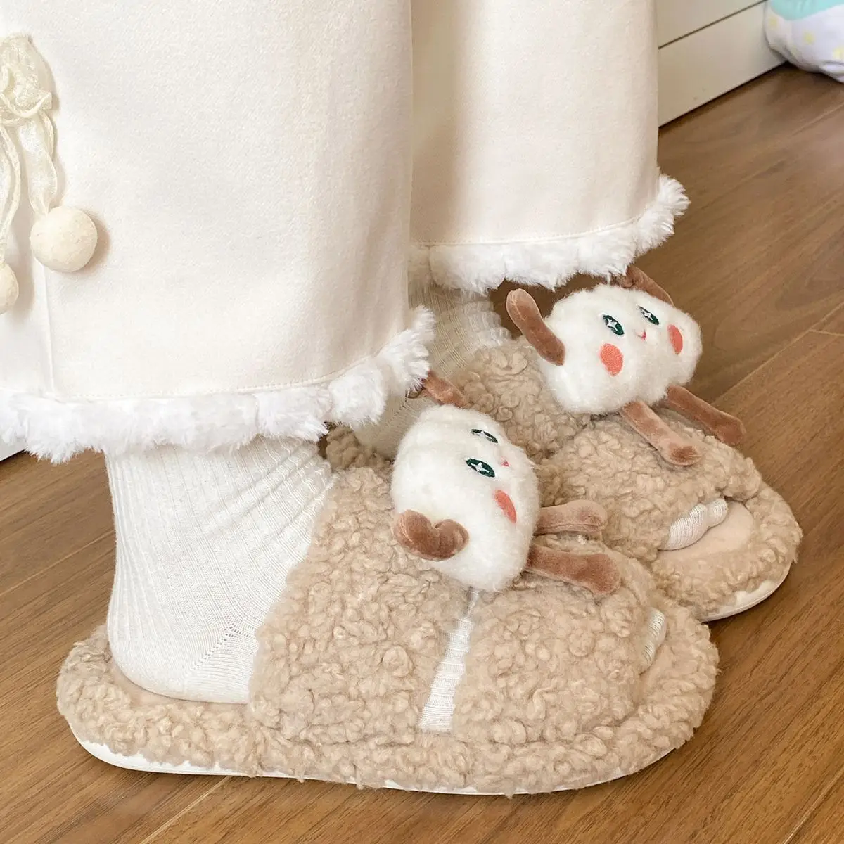 Winter Furry Cloud Slippers for Women Non-Slip Cotton — feature 31