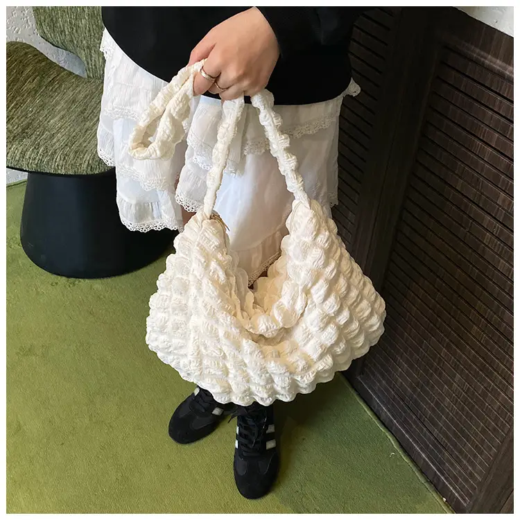 Pure Color Heart Cloud Shoulder Bag for Women 2025 — feature 10
