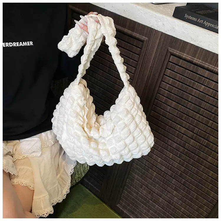 Pure Color Heart Cloud Shoulder Bag for Women 2025 — feature 11