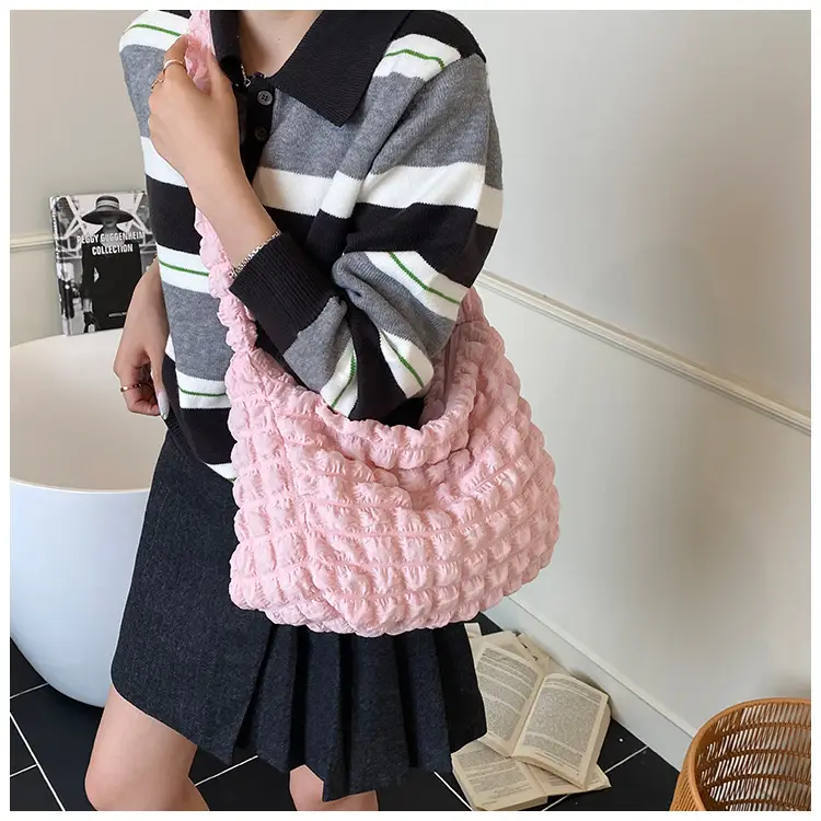 Pure Color Heart Cloud Shoulder Bag for Women 2025 — feature 12