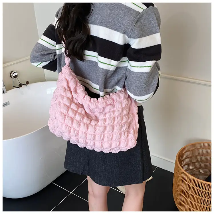 Pure Color Heart Cloud Shoulder Bag for Women 2025 — feature 13