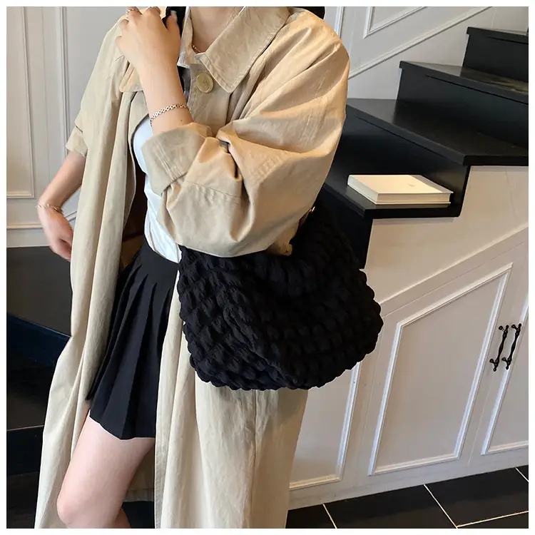 Pure Color Heart Cloud Shoulder Bag for Women 2025 — feature 17