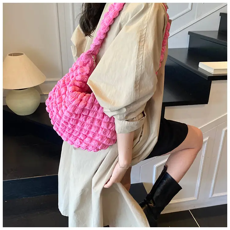 Pure Color Heart Cloud Shoulder Bag for Women 2025 — feature 21