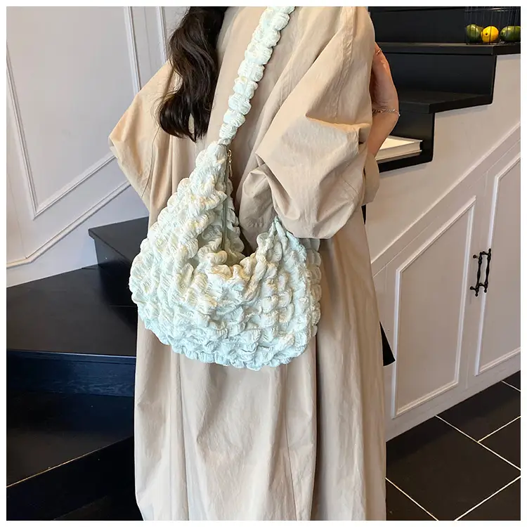 Pure Color Heart Cloud Shoulder Bag for Women 2025 — feature 23