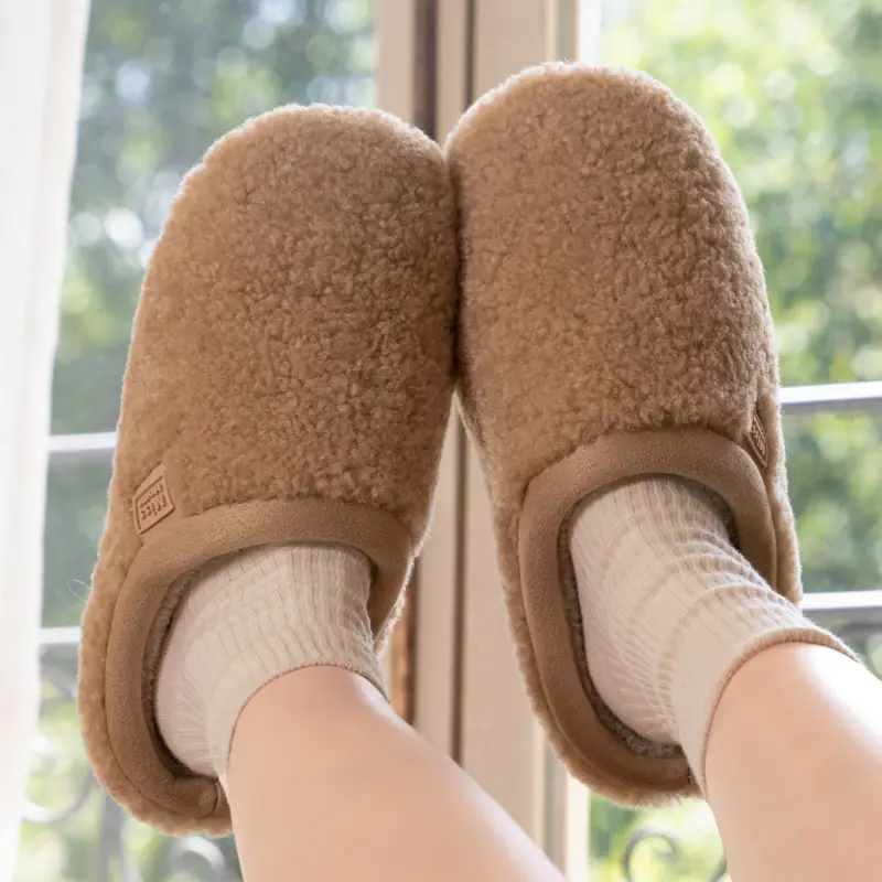 High-Quality Home Cotton Slippers for Women in Winter Indoor Plush Polar Fleece Indoor Non-Slip Men's Furry Slippers - Image 6