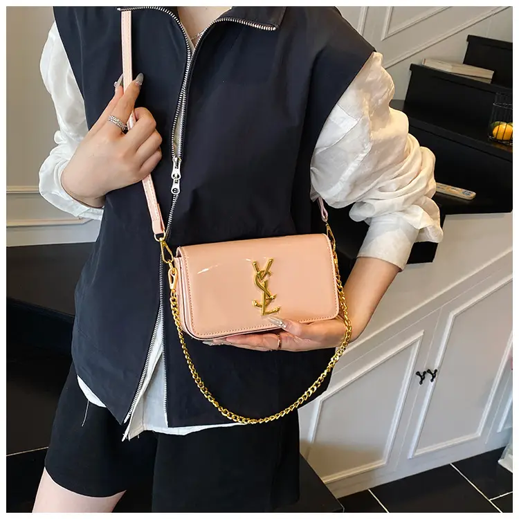 Black Glossy Chain Crossbody Bag for Women 2025 — feature 16