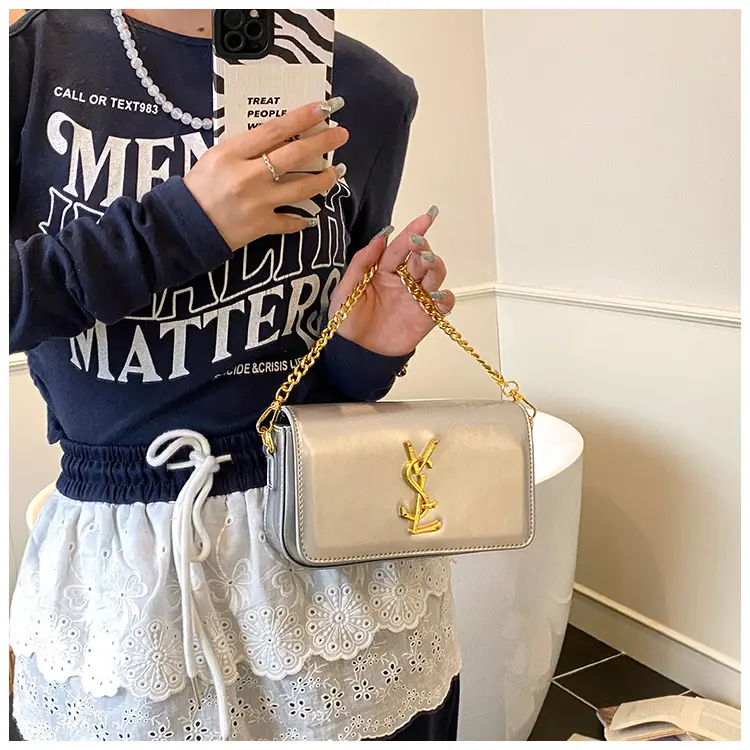Black Glossy Chain Crossbody Bag for Women 2025 — feature 39