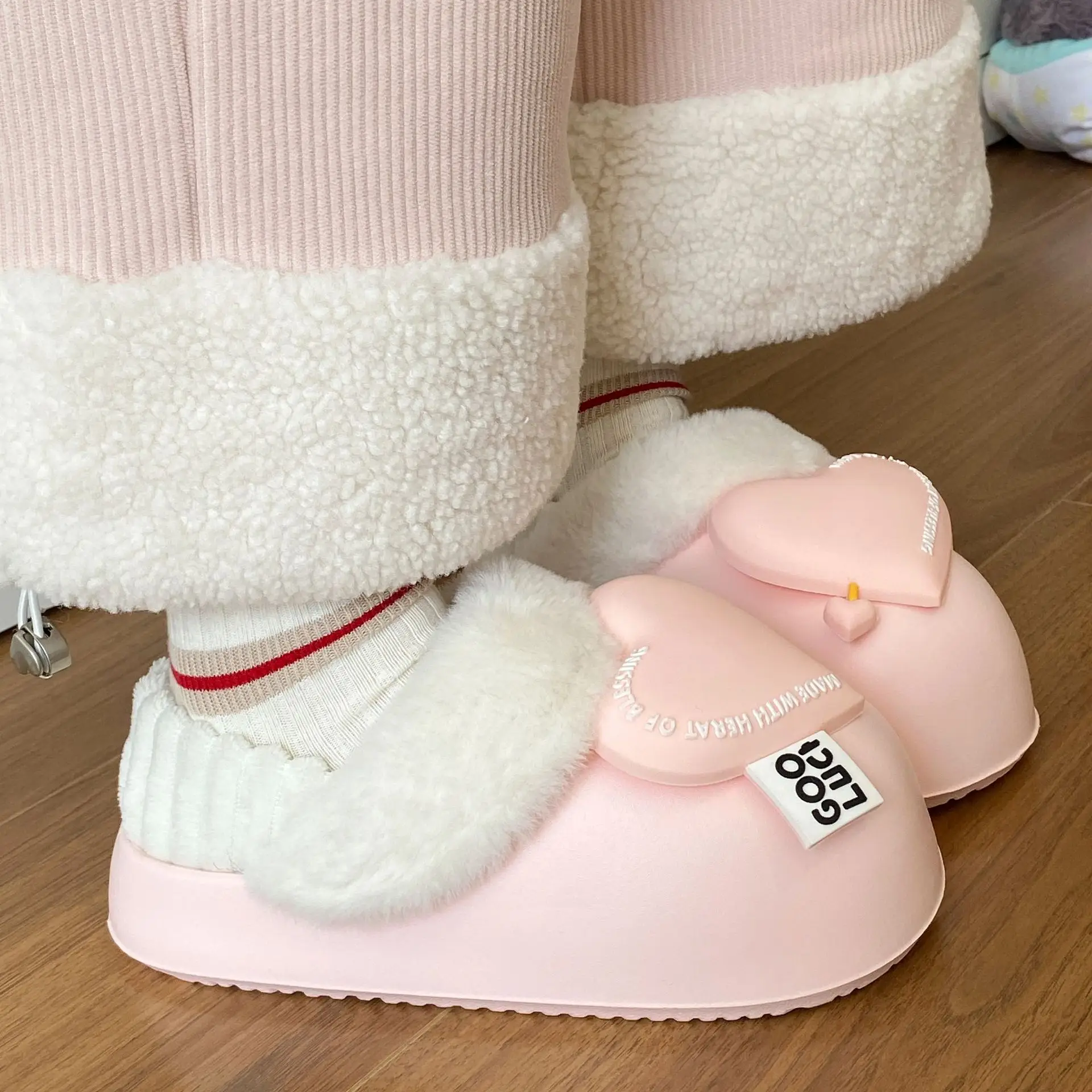 Women's Pink Heart Furry Slippers Winter Warm - Image 5