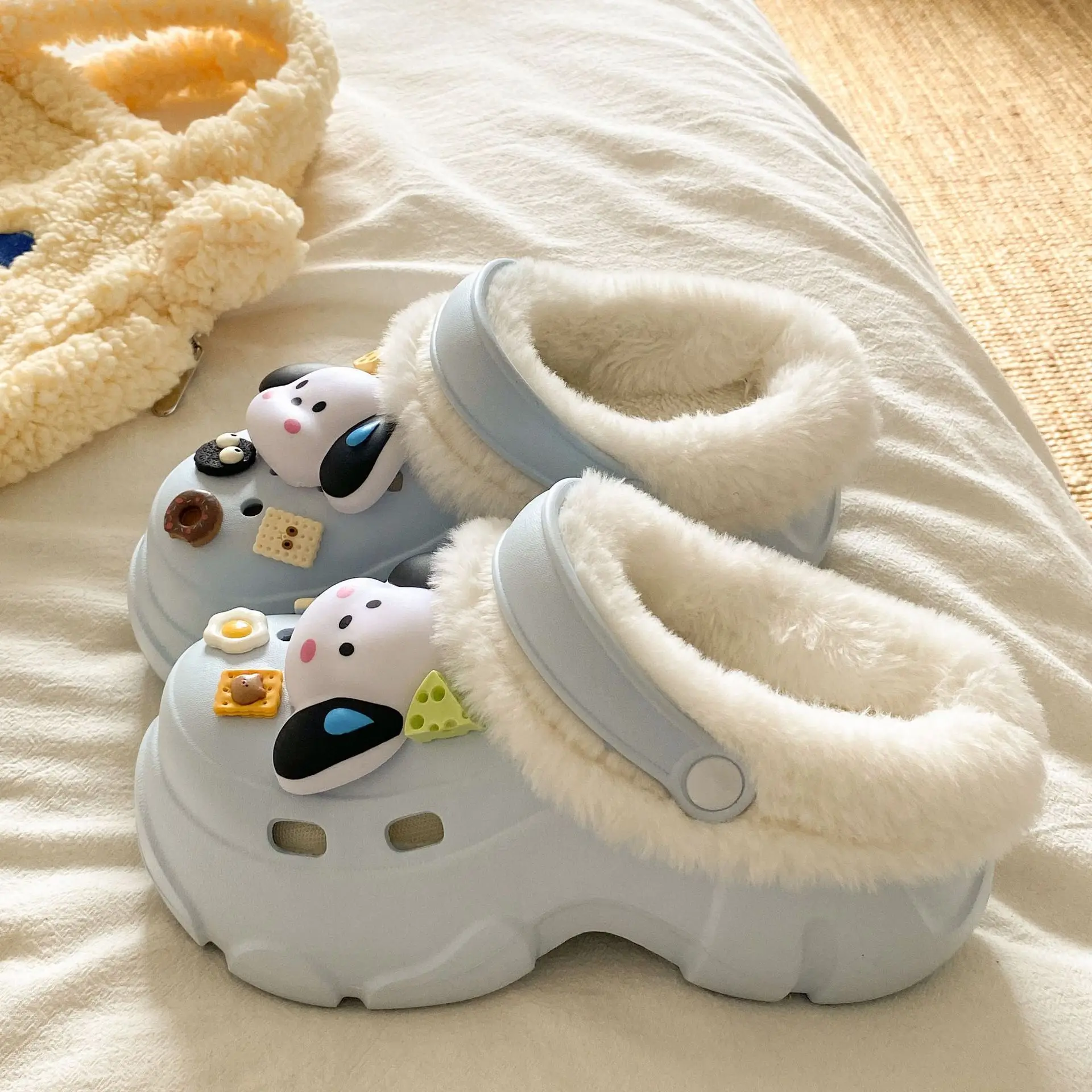 Women's Plush Croc Winter Shoes with Arch Support