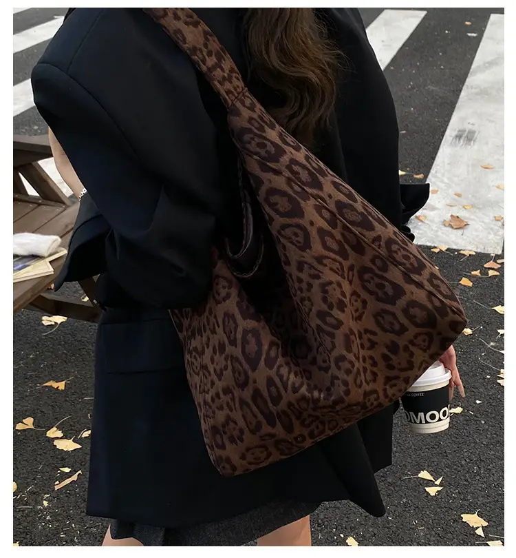Leopard Print Large Tote Bag 2025 Retro Brown — feature 2