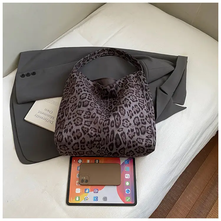 Leopard Print Large Tote Bag 2025 Retro Brown — feature 25