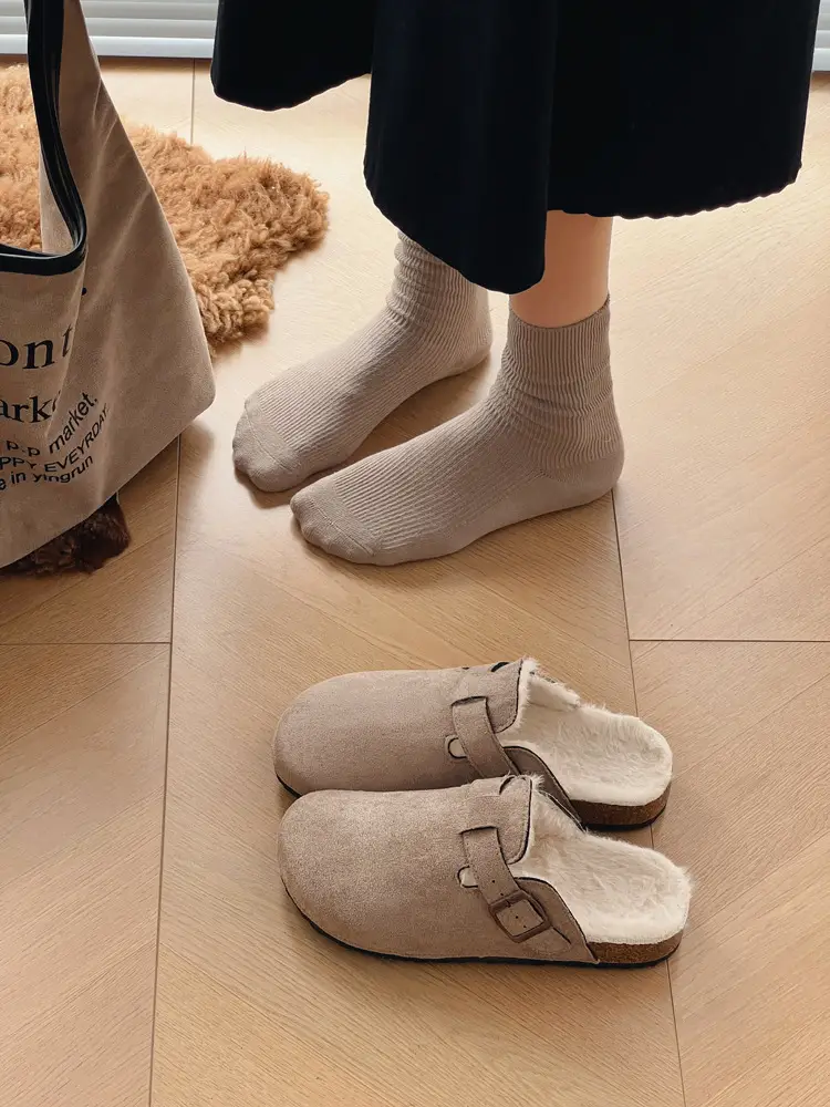 Trendy Furry Birkenstock Style Closed-Toe Mules for Women, New Autumn/Winter Non-Slip Warm Plush Slip-On Cotton Slippers for Men — feature 8