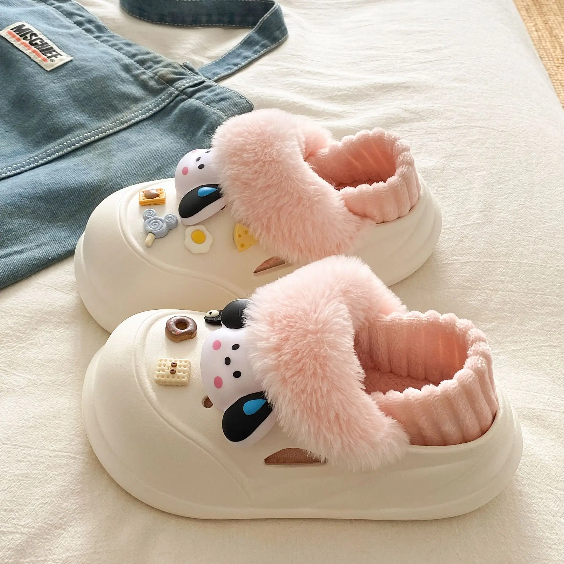 Warm Button-Decorated Women's Winter Slippers