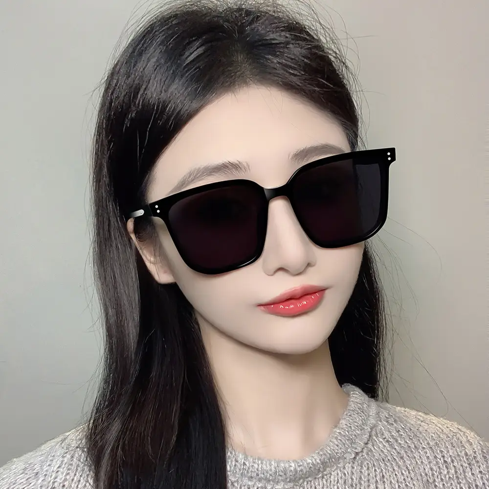 Square Frame Sunglasses for Women with Gradient Lens