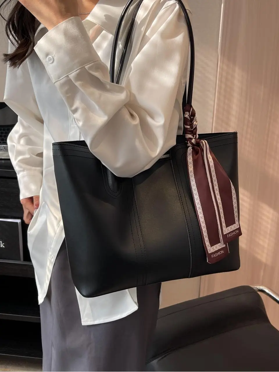 Women Large Capacity Cross-Border Tote Bag Beige - Image 8