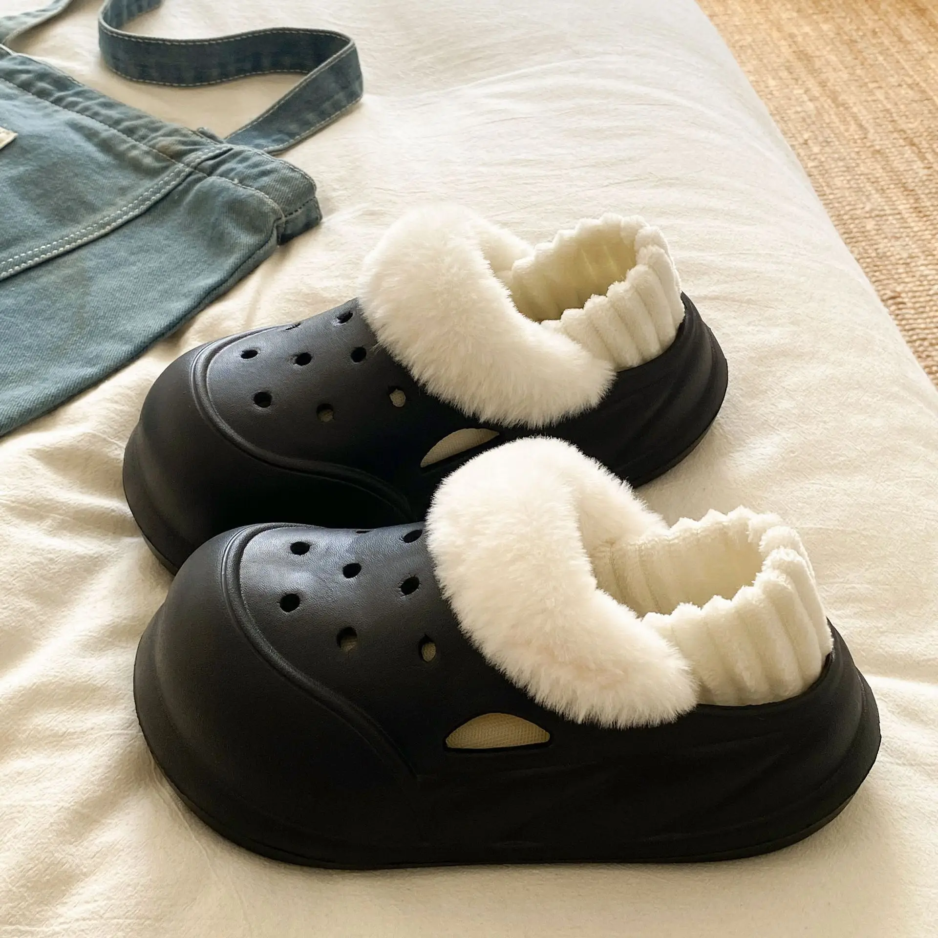 White Furry EVA Casual Slippers for Women Winter - Image 4