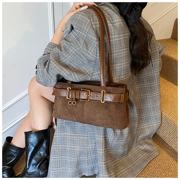 Retro Suede Armpit Bag Brown 2025 — feature 19