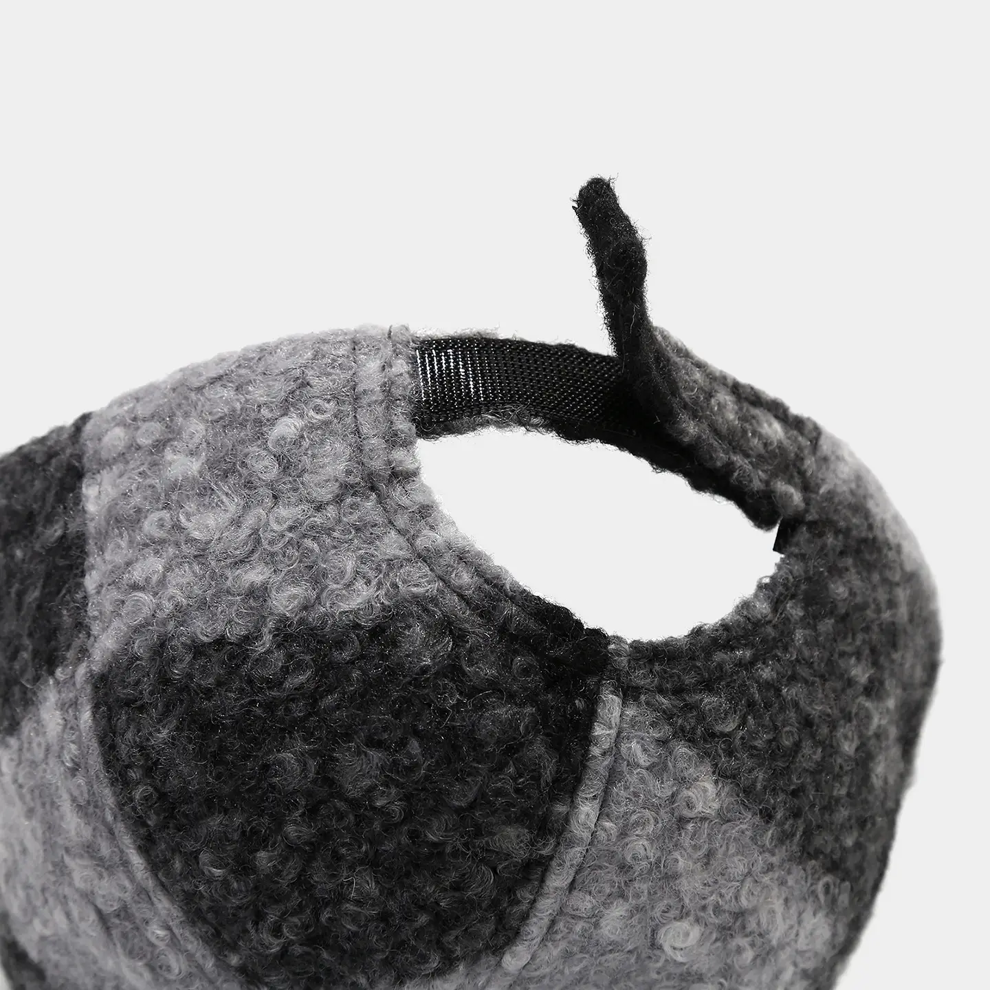 Face-Slimming Duckbill Cap for Men Winter Warmth — feature 11