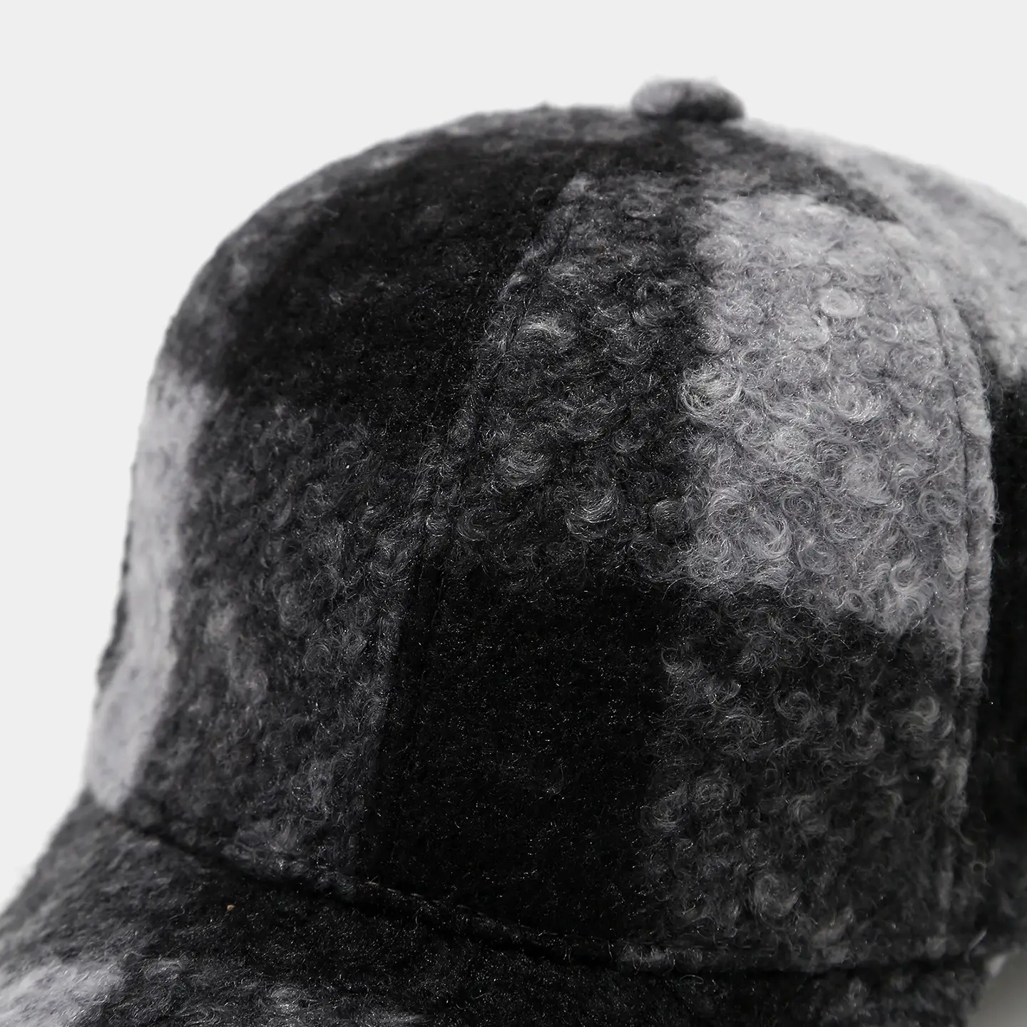 Face-Slimming Duckbill Cap for Men Winter Warmth — feature 9