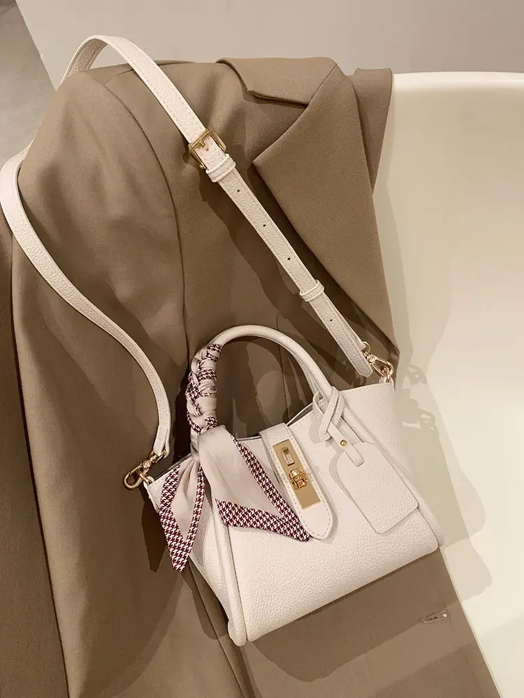 Nanfeng Paris Encounter Women's Beige Tote Bag with Embroidered Strap — feature 8