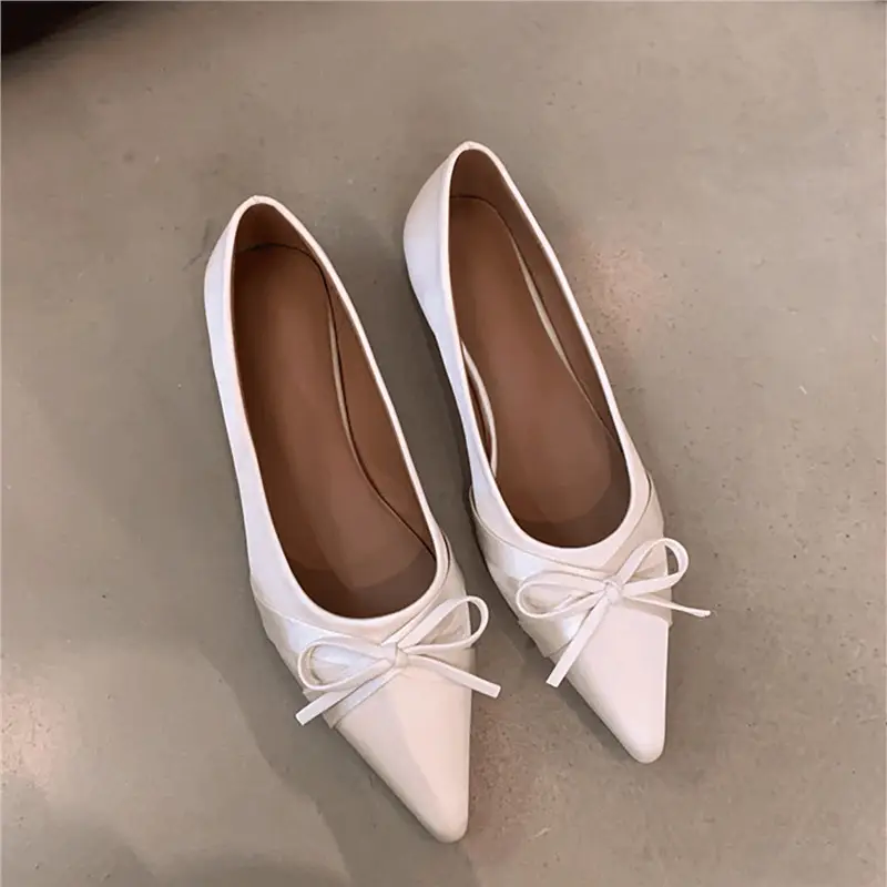 Fashionable Versatile Women's Shoes with Hidden Height Increase, 2026 Autumn New French Style Slip-On Pointed Toe Bowknot Flats - Image 2