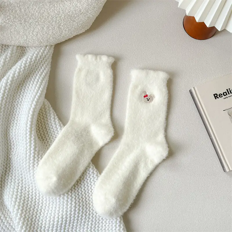 Spring, Autumn and Winter Plush Soft Socks for Women, Fleece-Lined and Thickened, Cute Cartoon Mid-Calf Socks, High-End Warm Sleep Socks