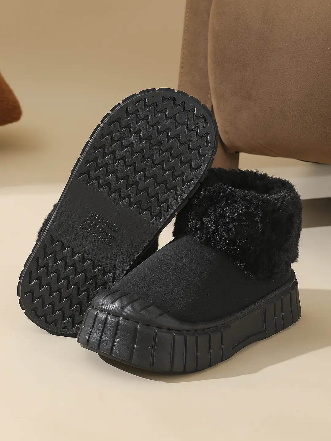 High-Top Snow Boots for Women, 2025 New Winter Style, Fleece-Lined, Thickened, Waterproof, Non-Slip, Northeast-Style Large Cotton Shoes for Women — feature 4