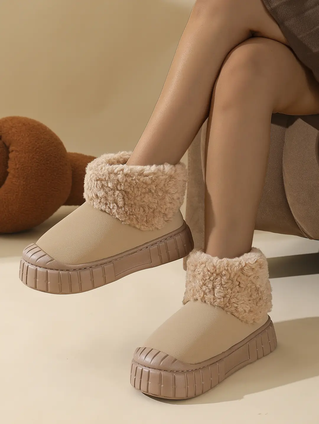 High-Top Snow Boots for Women, 2025 New Winter Style, Fleece-Lined, Thickened, Waterproof, Non-Slip, Northeast-Style Large Cotton Shoes for Women — feature 7