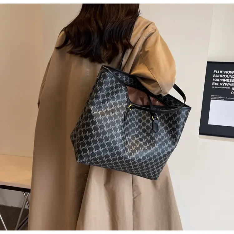 Women's Large Capacity Retro Commuter Tote Bag — feature 17