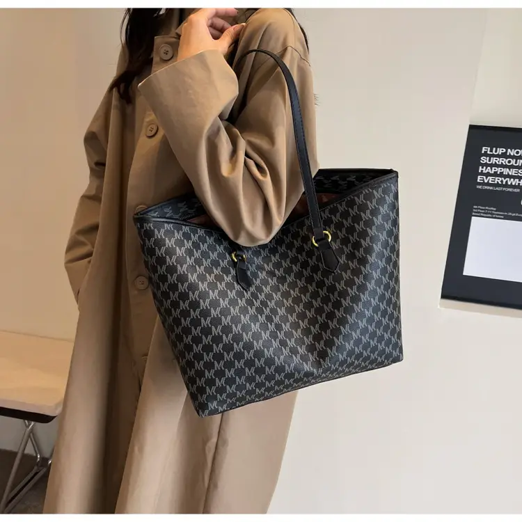 Women's Large Capacity Retro Commuter Tote Bag — feature 18