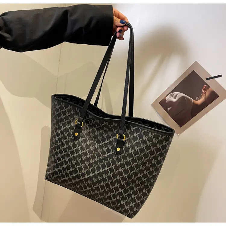 Women's Large Capacity Retro Commuter Tote Bag — feature 20