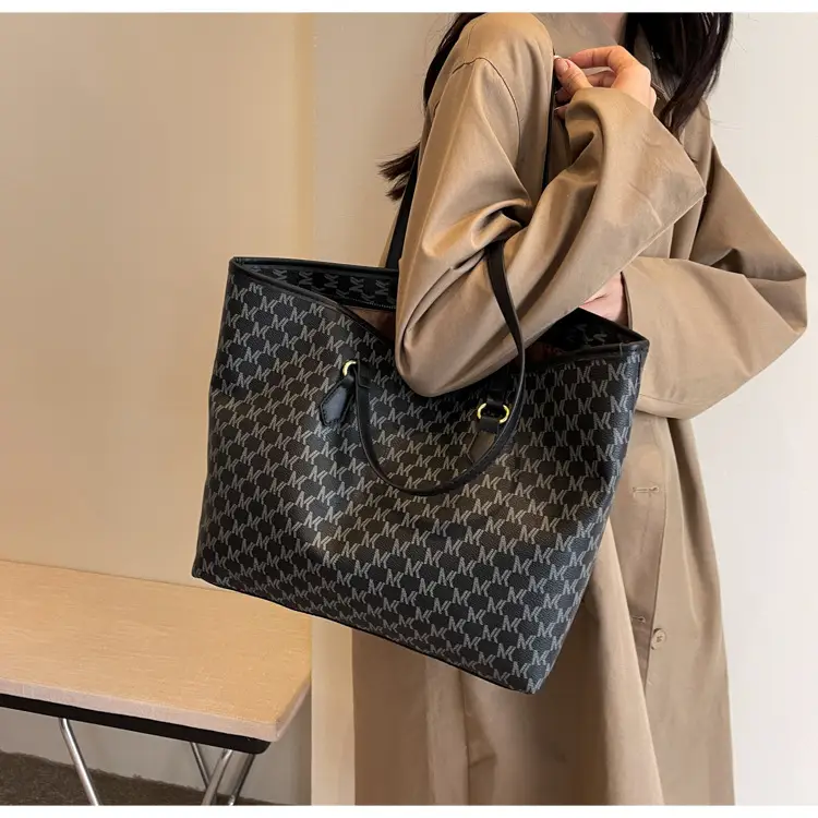 Women's Large Capacity Retro Commuter Tote Bag — feature 21