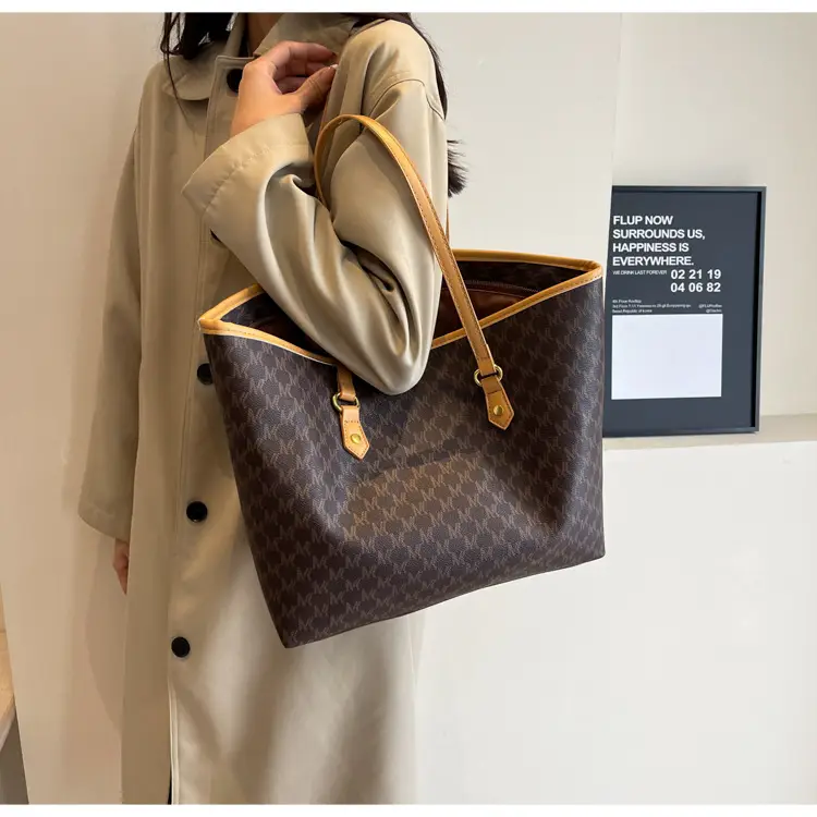 Women's Large Capacity Retro Commuter Tote Bag — feature 25