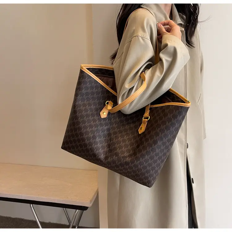 Women's Large Capacity Retro Commuter Tote Bag — feature 26