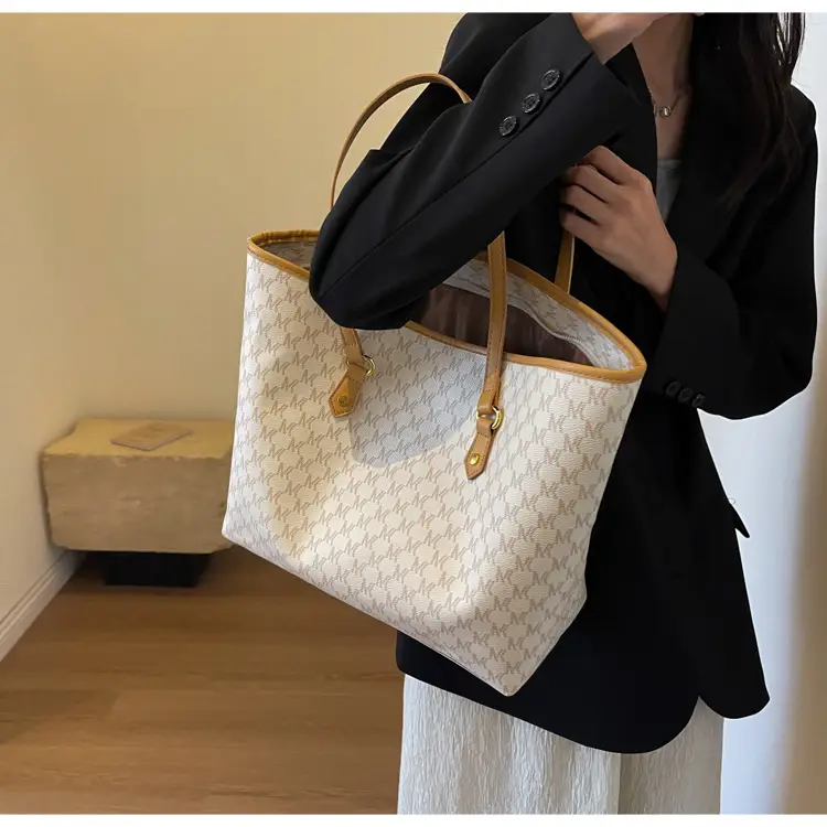 Women's Large Capacity Retro Commuter Tote Bag — feature 33