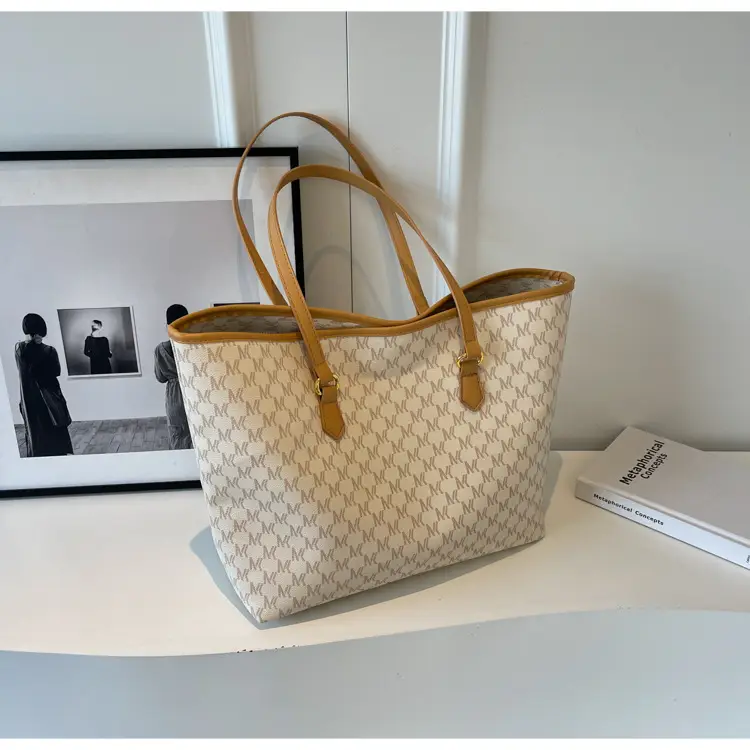 Women's Large Capacity Retro Commuter Tote Bag — feature 39