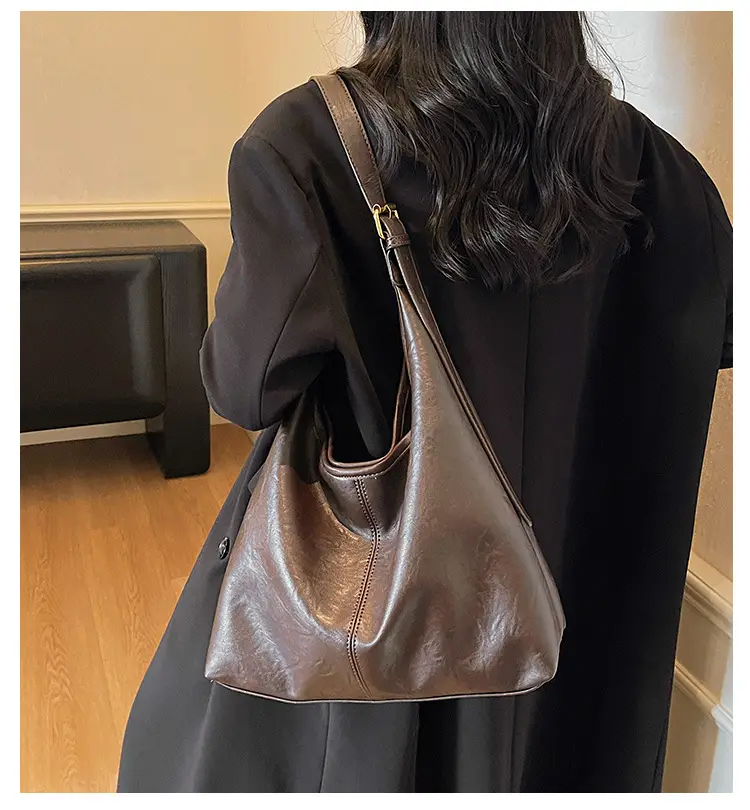 Women's Large Capacity Leather Tote Bag Brown — feature 1