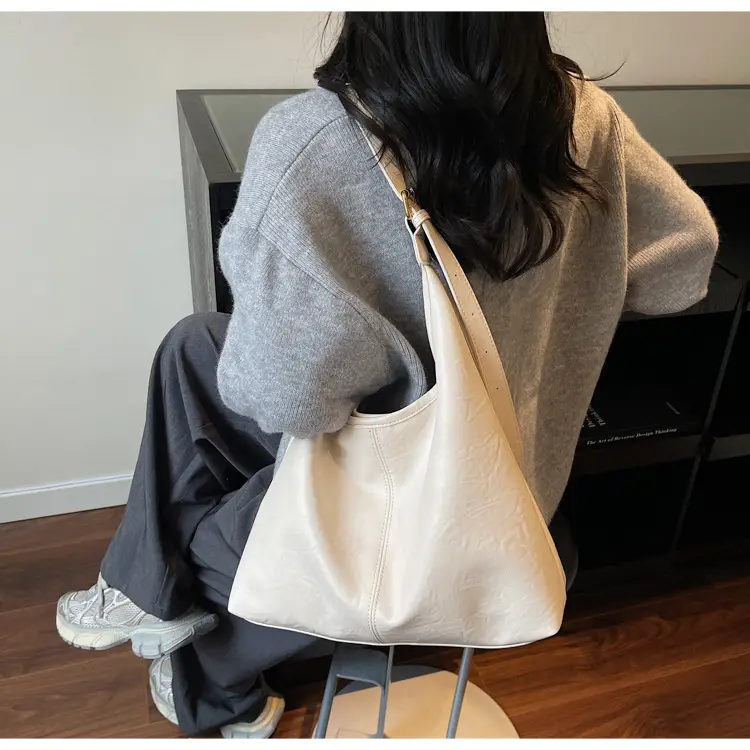 Women's Large Capacity Leather Tote Bag Brown — feature 15