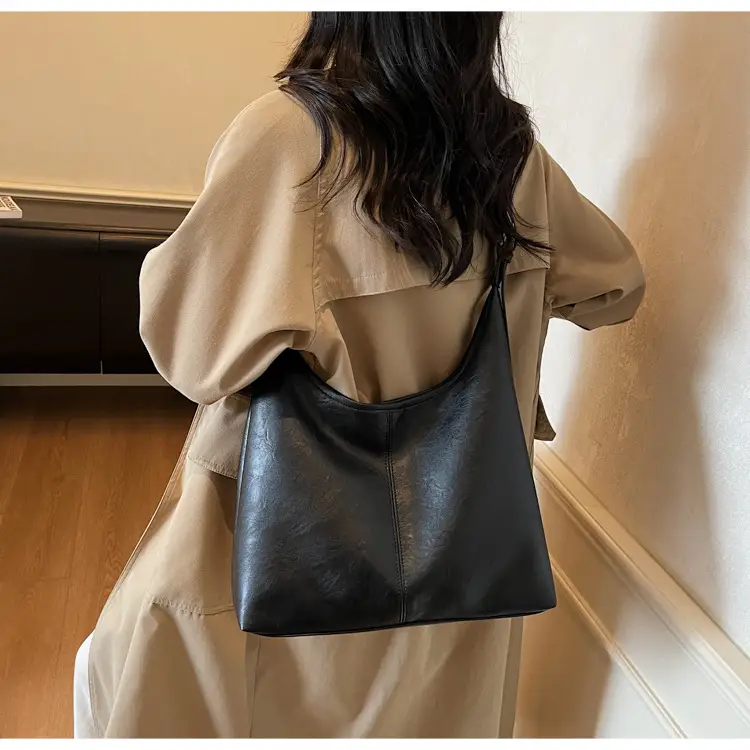 Women's Large Capacity Leather Tote Bag Brown — feature 19