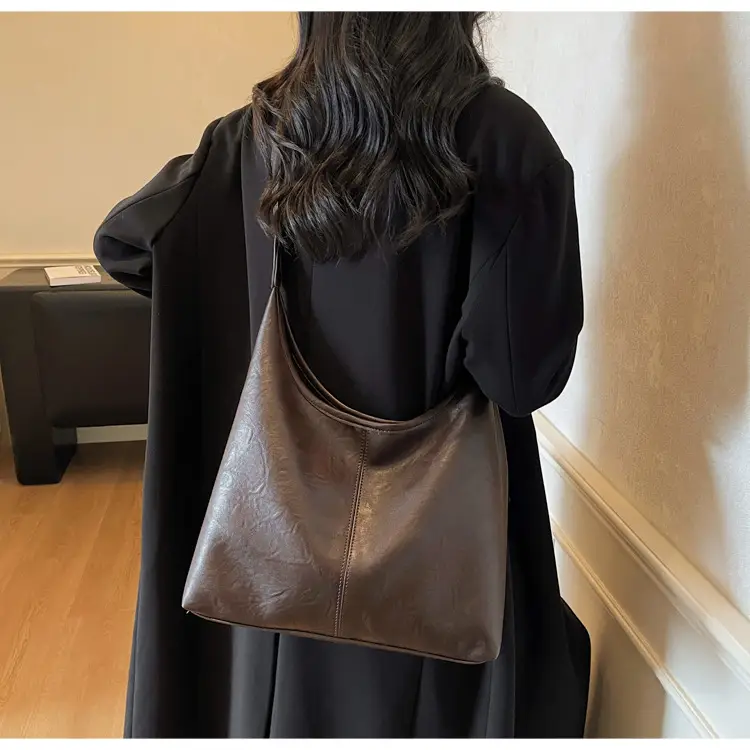Women's Large Capacity Leather Tote Bag Brown — feature 25
