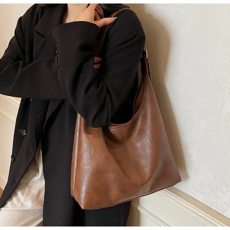 Women's Large Capacity Leather Tote Bag Brown — feature 32
