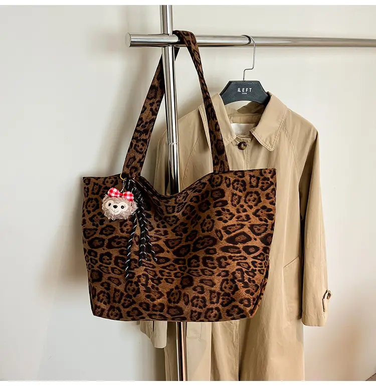 2025 Leopard Print Large Tote Bag for Women — feature 3
