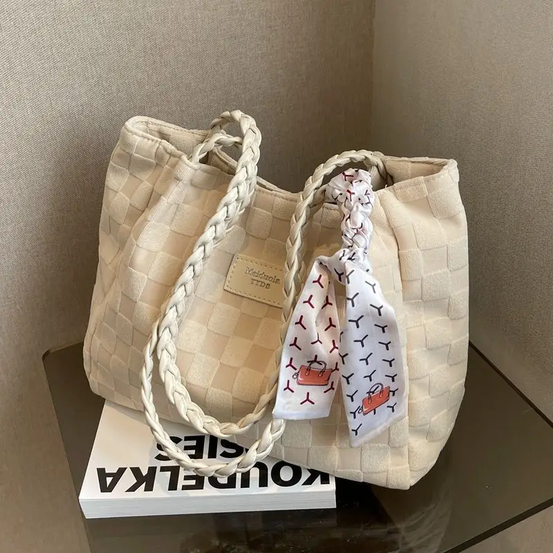 Women's Canvas Shoulder Bag Yellow White Patterned Tassel - Image 6