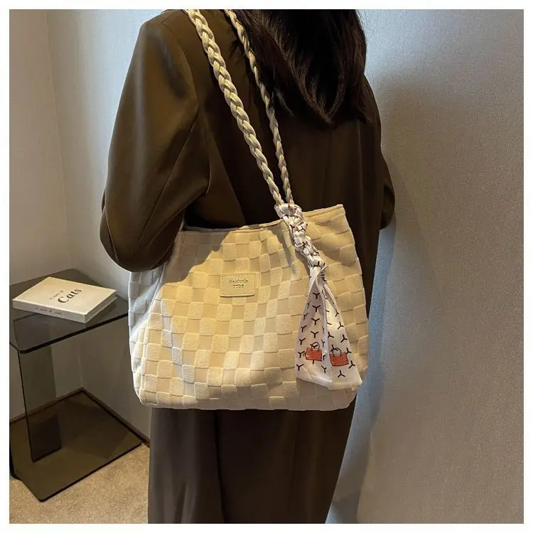 Women's Canvas Shoulder Bag Yellow White Patterned Tassel — feature 16