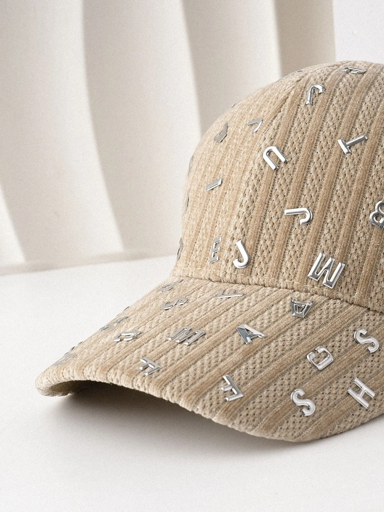 Autumn Winter Baseball Cap with Metal Letter Decal — feature 2