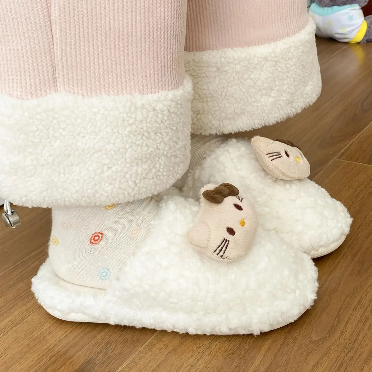 2025 Winter Cartoon Furry Cotton Slippers for Women — feature 26
