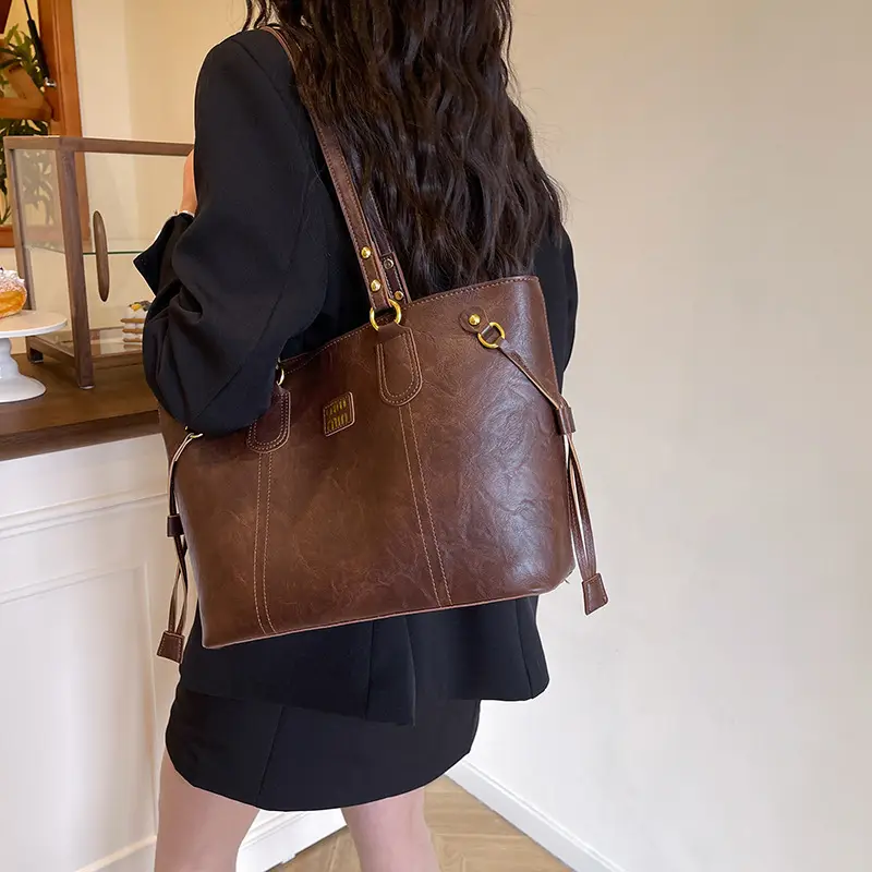 Women's Large Capacity Leather Tote Bag Brown