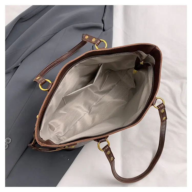 Women's Large Capacity Leather Tote Bag Brown — feature 10