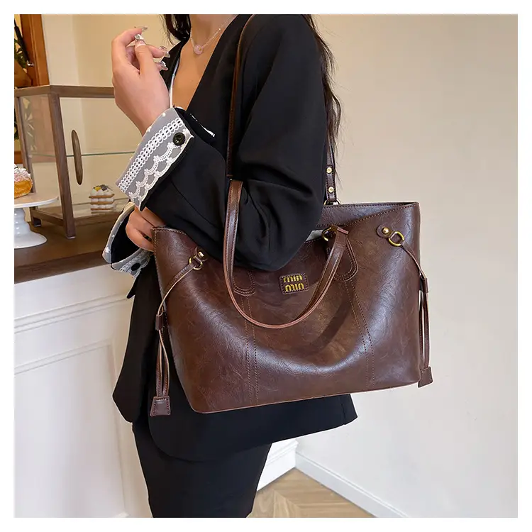Women's Large Capacity Leather Tote Bag Brown — feature 13