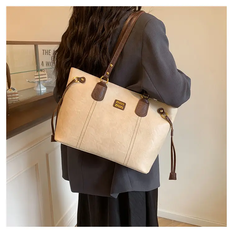 Women's Large Capacity Leather Tote Bag Brown — feature 16